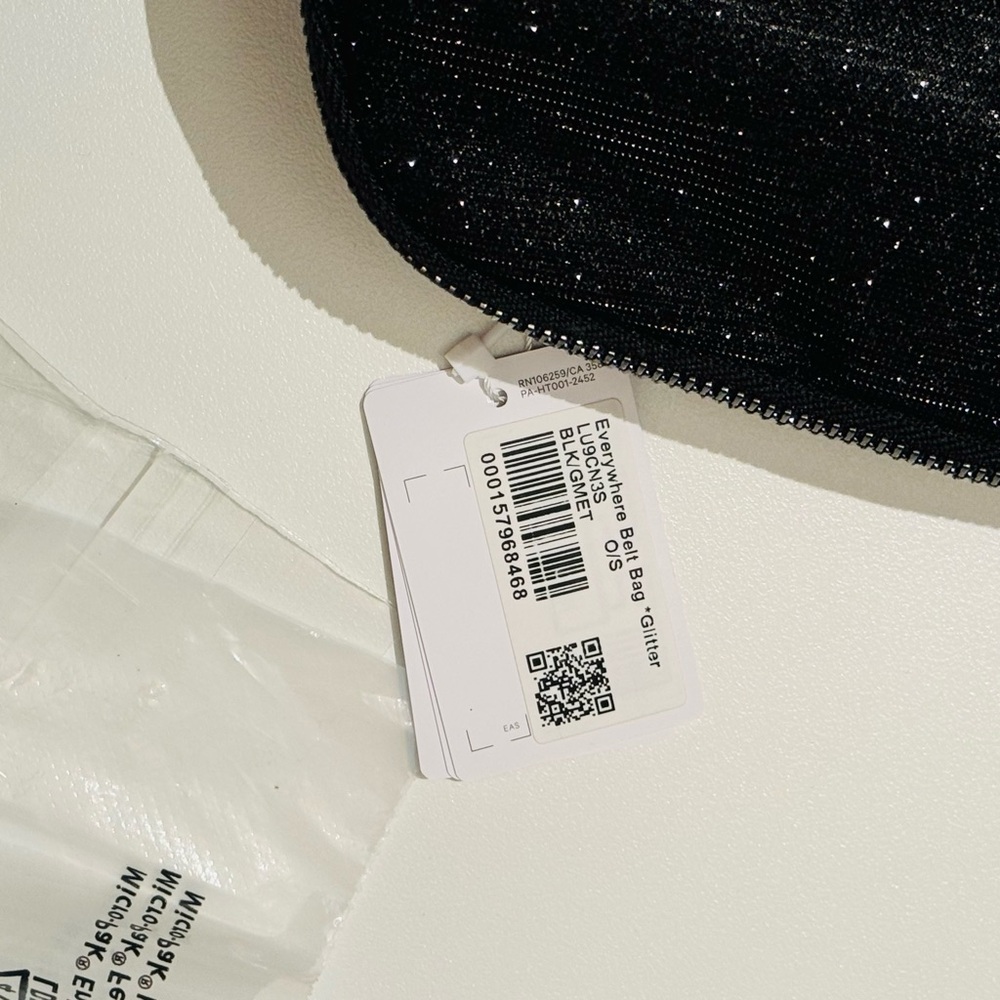 Lululemon Everywhere Belt Bag - Picture 10 of 14